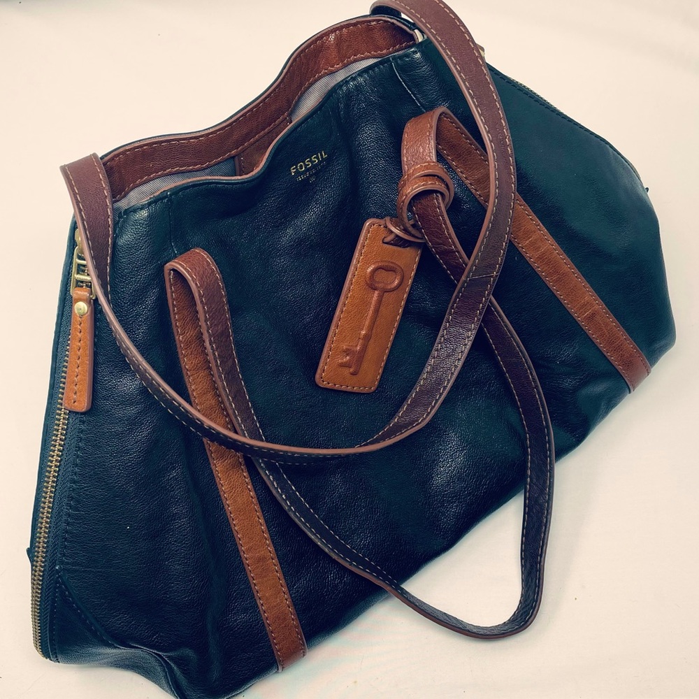 Fossil B&W Leather Shopper Black & White Tote Shoulder Bag Purse Handbag Zippers